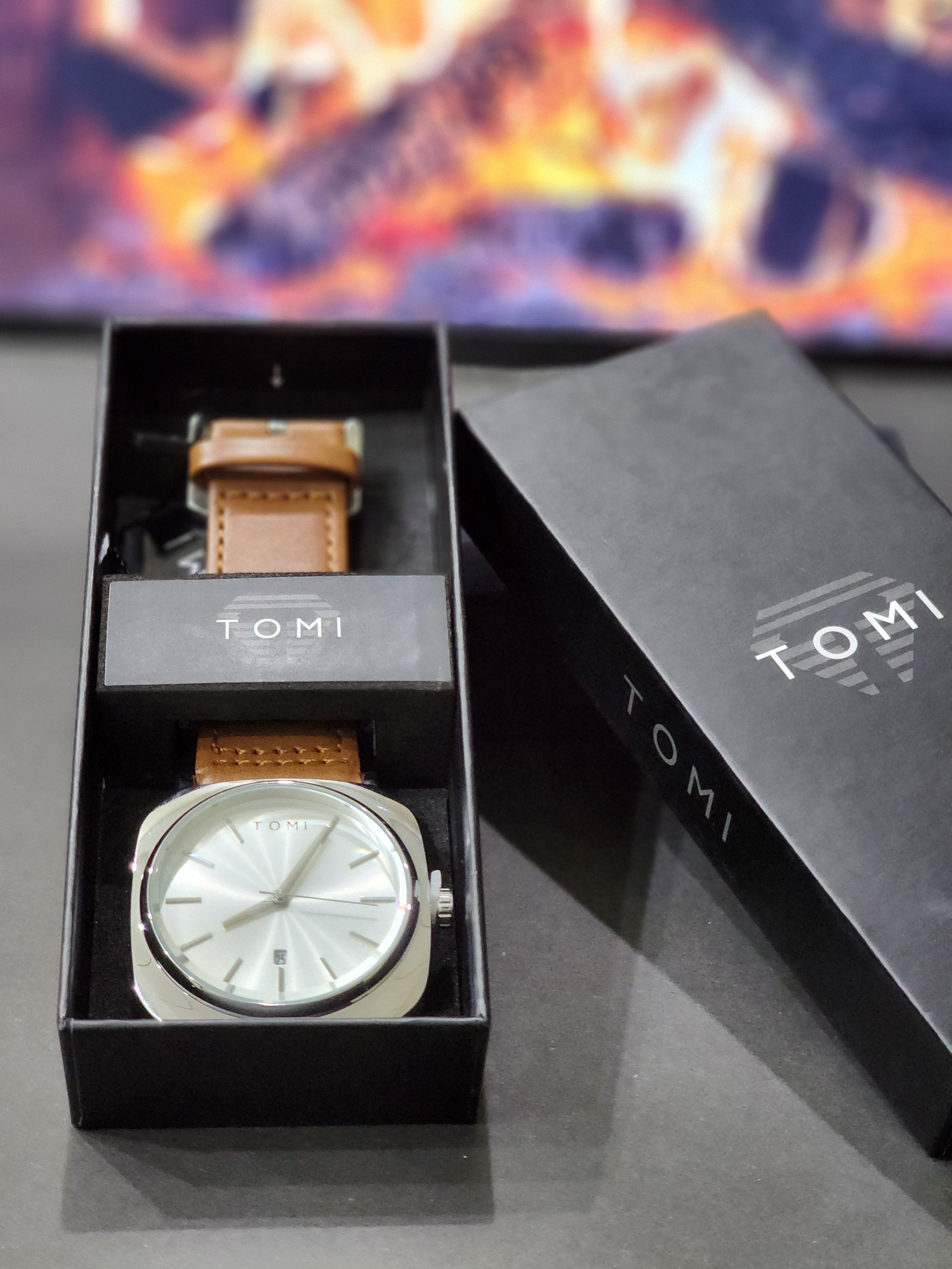 TOMI BROWN LEATHER STRAP WATCH FOR MEN ⌚️